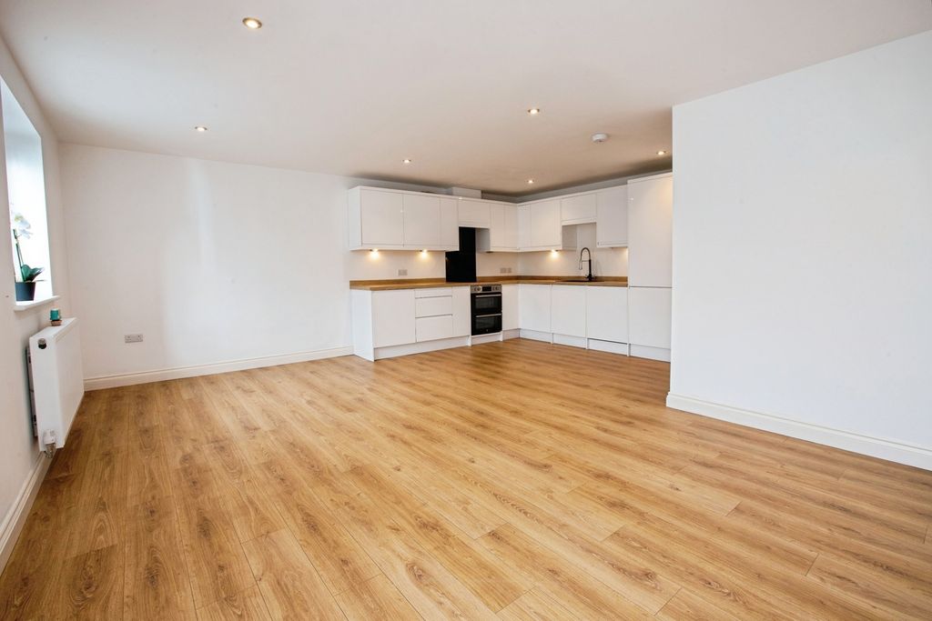 Property photo 3 of 17 Pbox-Img.Jpg