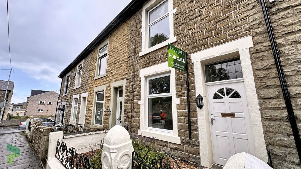 Property photo 1 of 32