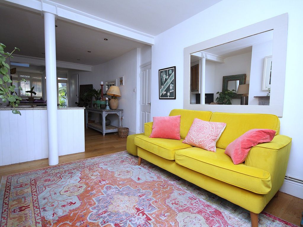 Property photo 2 of 26