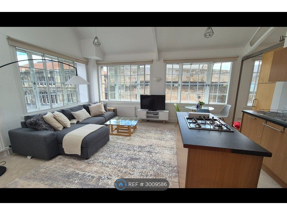 Property photo 1 of 21