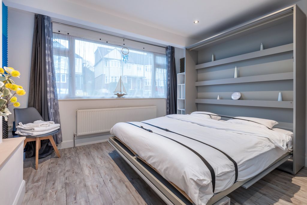 Property photo 3 of 43