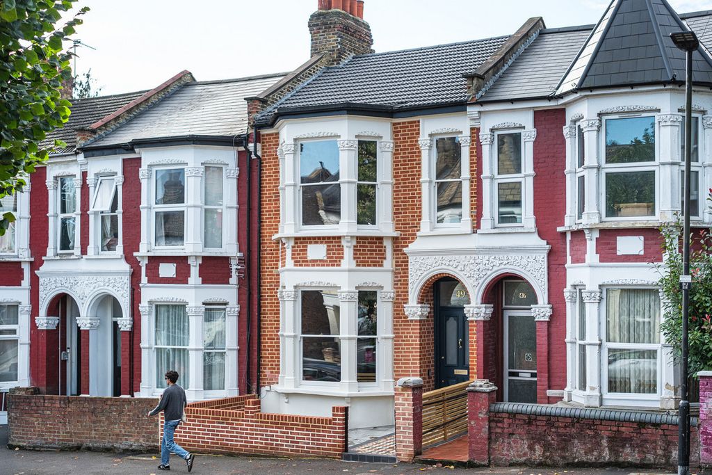 Property photo 2 of 41