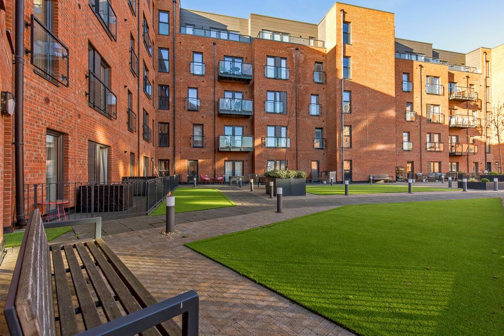 Property photo 2 of 18 4662481