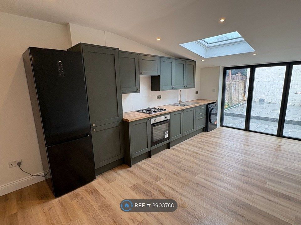 Property photo 1 of 31