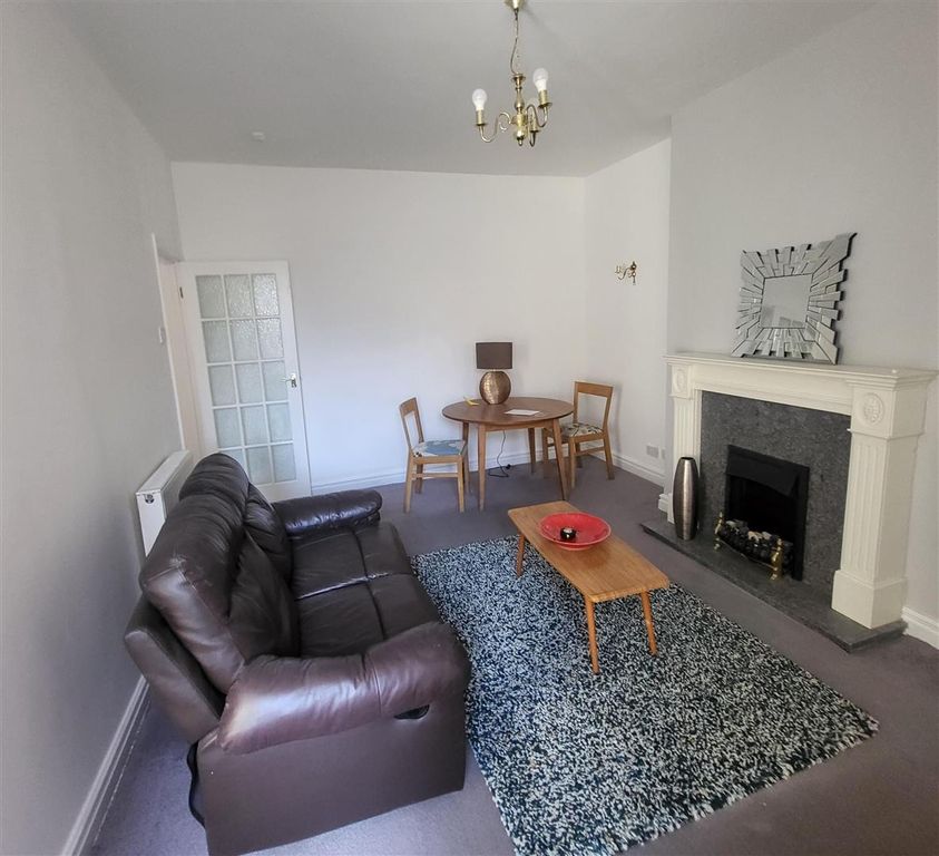 Property photo 2 of 7 13 Eccleston Lounge .Jpg