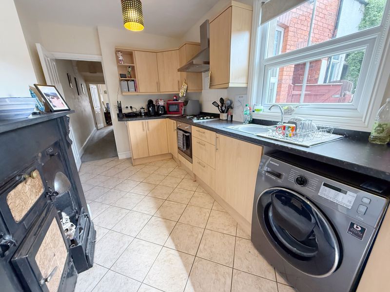 Property photo 3 of 8 Kitchen