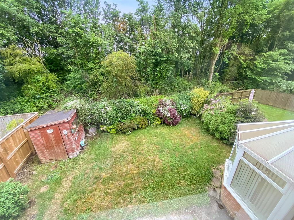 Property photo 2 of 11 Garden.Jpg
