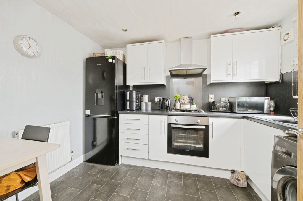 Property photo 3 of 15 Kitchen