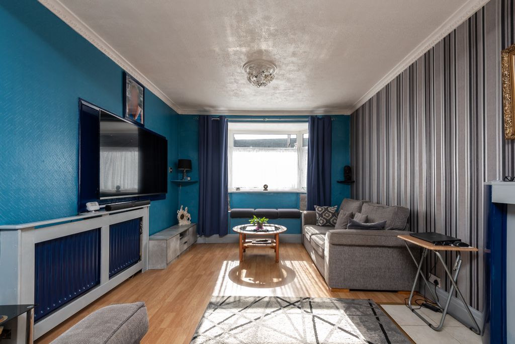 Property photo 2 of 24