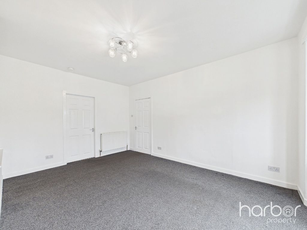 Property photo 3 of 17 5415135