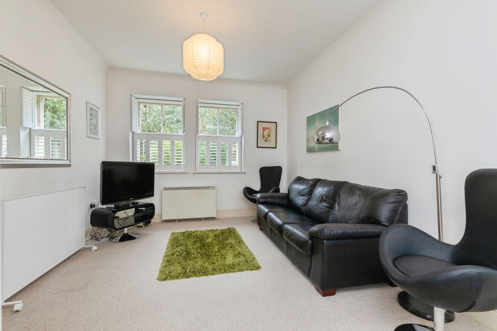 Property photo 3 of 20