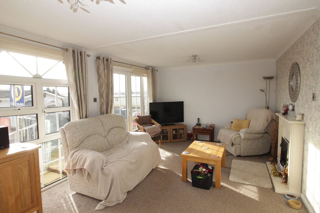 Property photo 3 of 14