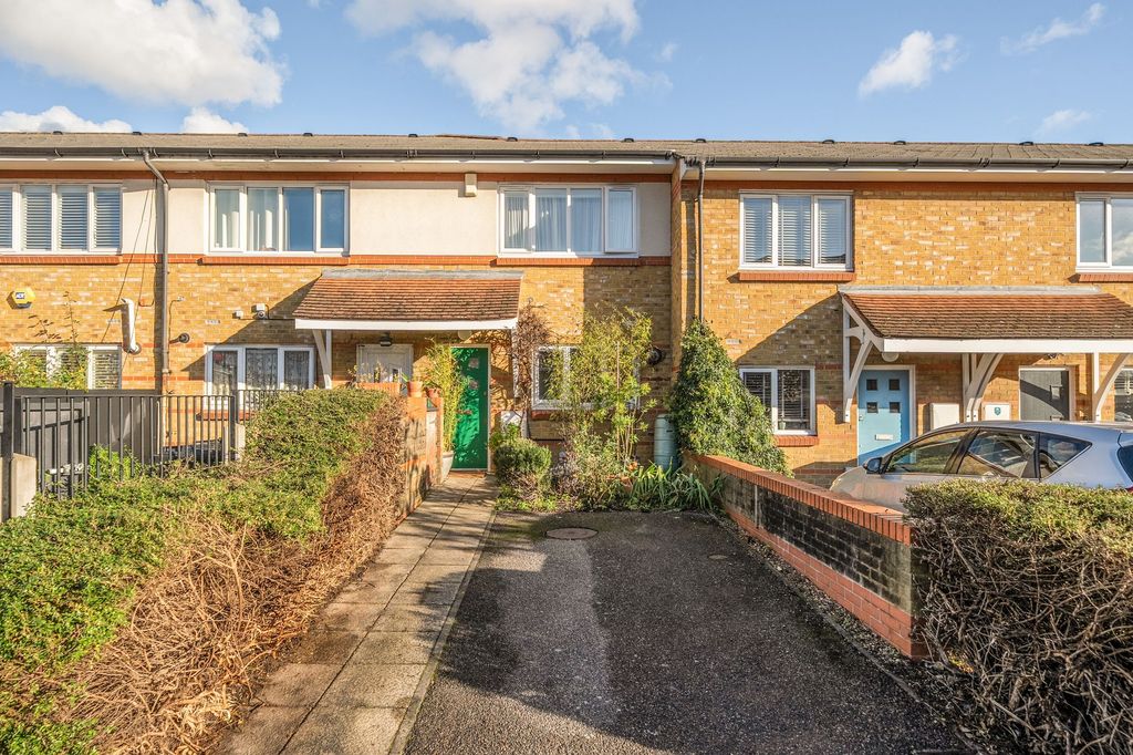 Property photo 1 of 17