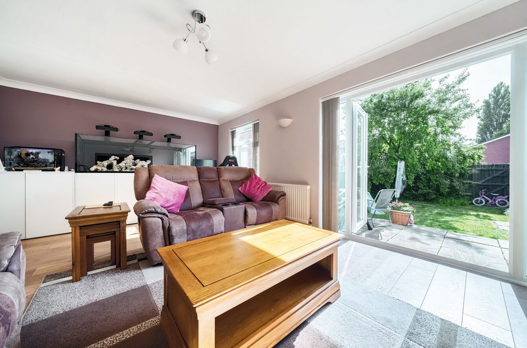 Property photo 2 of 20 1333967-16-689A15...