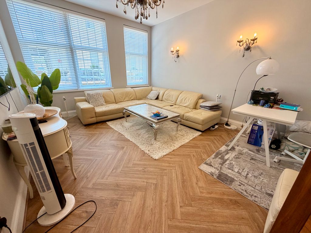 Property photo 1 of 10 Image