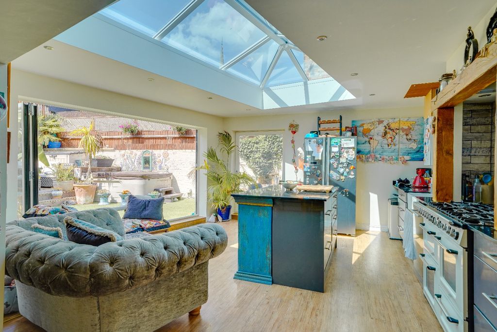 Property photo 3 of 31 3452264
