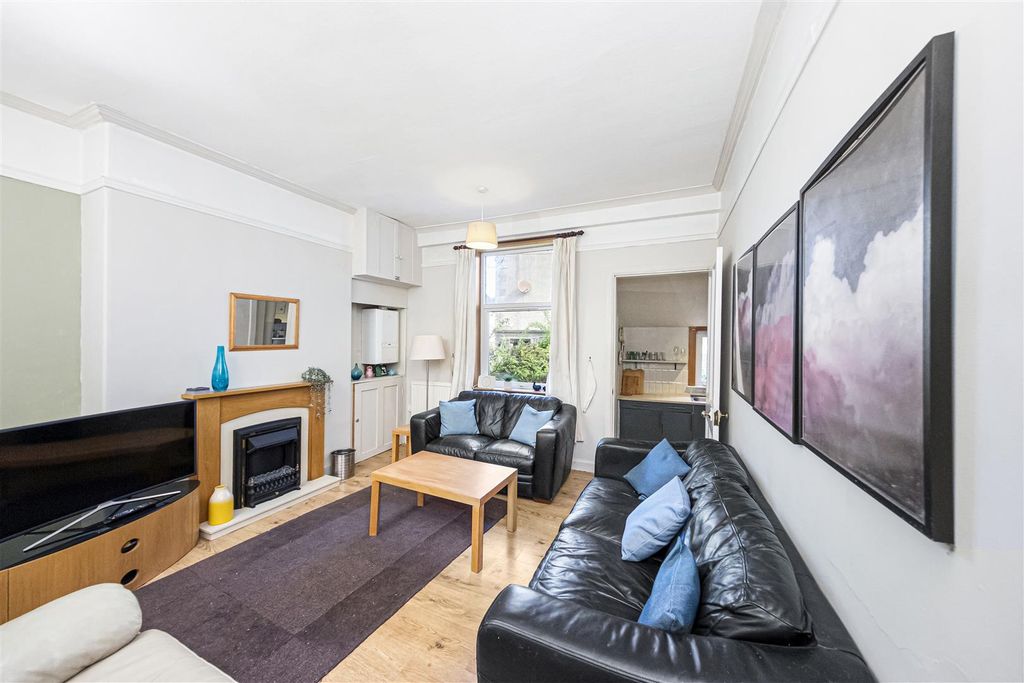 Property photo 2 of 26