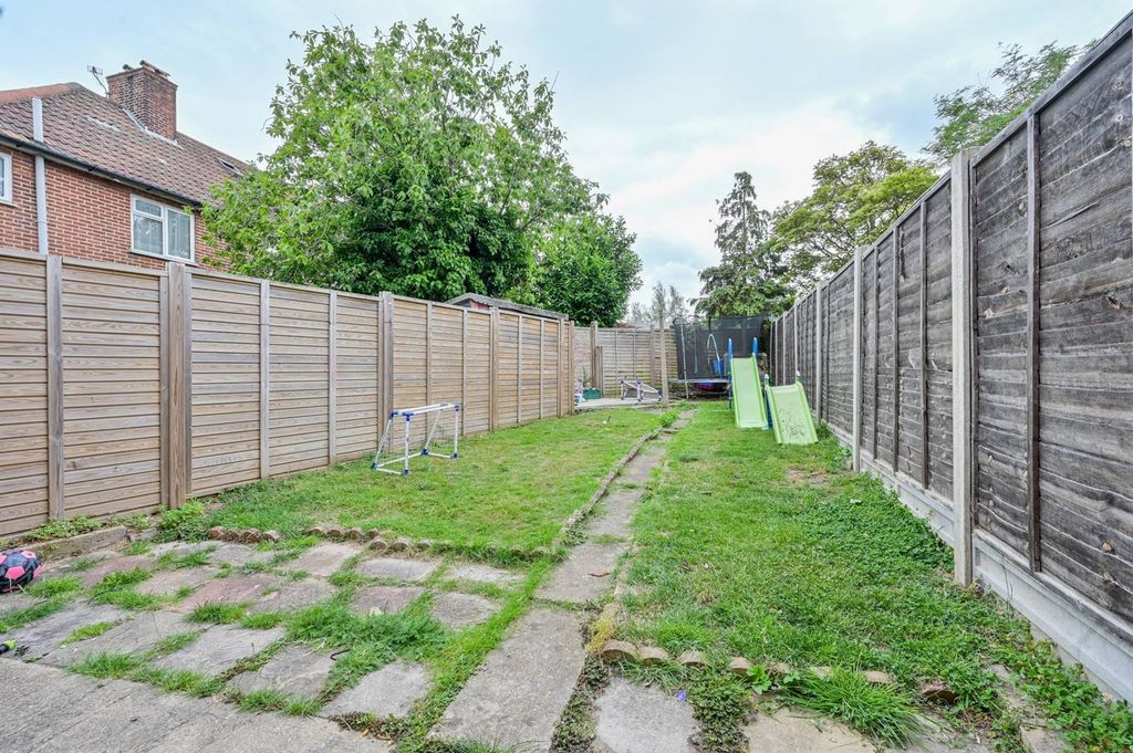 Property photo 3 of 8
