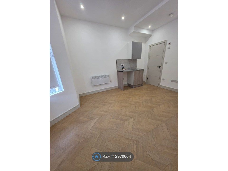 Property photo 3 of 26