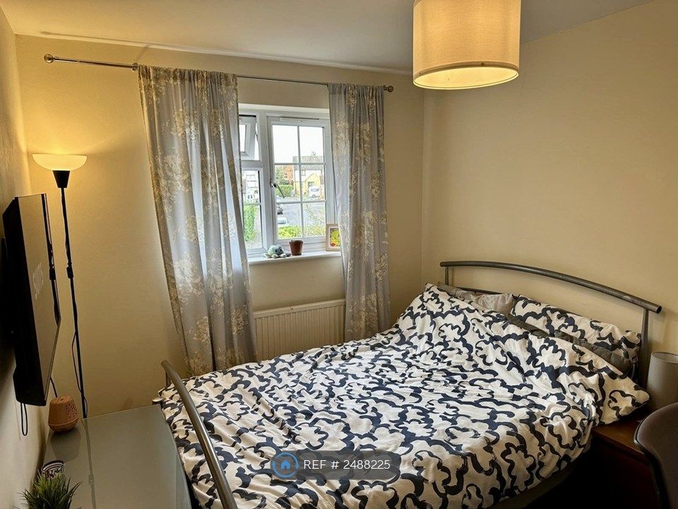 Property photo 2 of 27 Bedroom 2