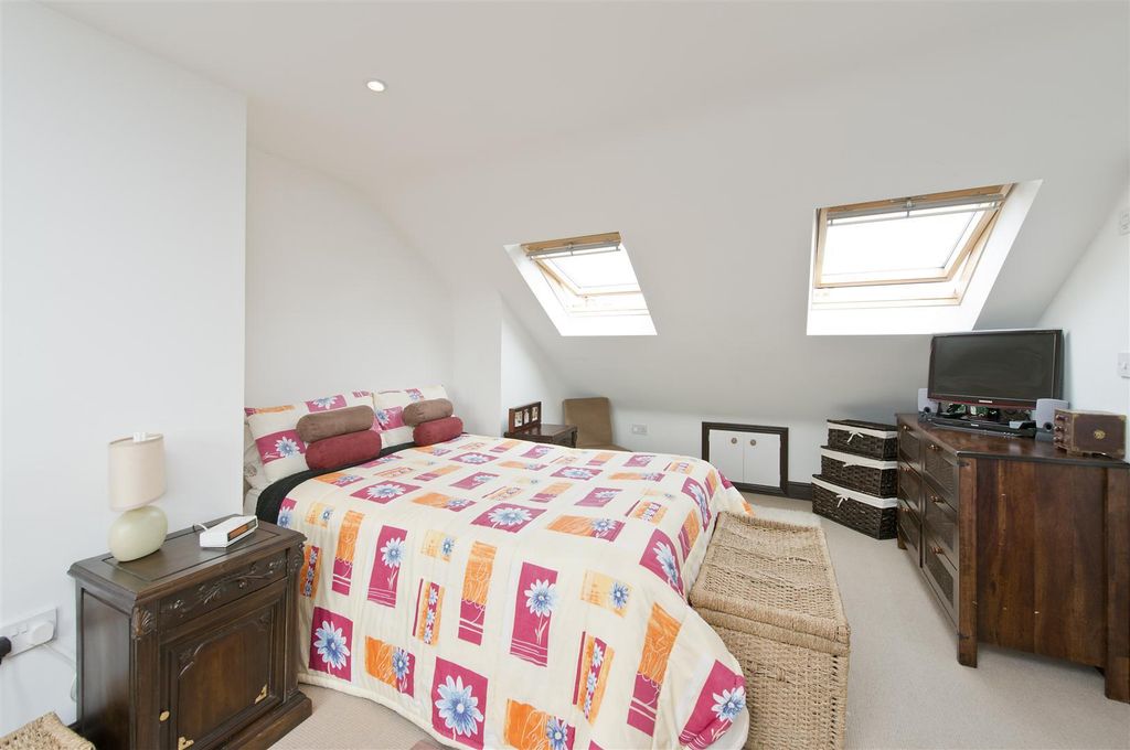 Property photo 3 of 7