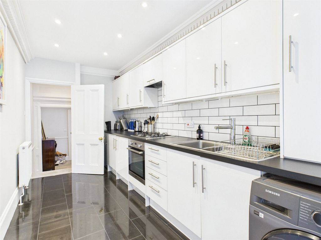 Property photo 3 of 21 Kitchen