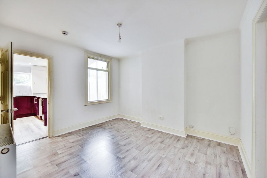 Property photo 2 of 21 Pbox-Img.Jpg