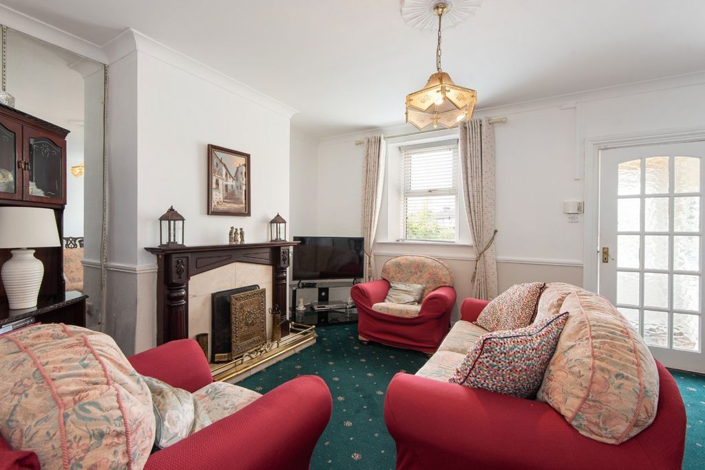Property photo 2 of 12 Picture No. 05