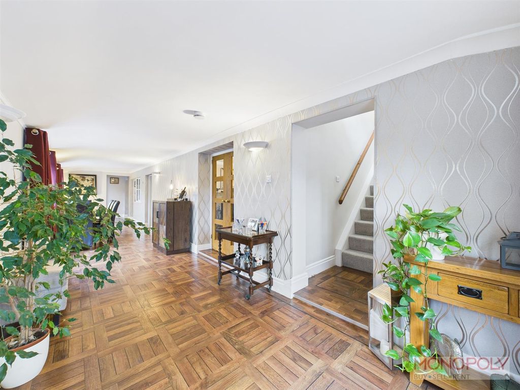 Property photo 2 of 43 Cam04439G0-Pr0207-Still012.Jpg