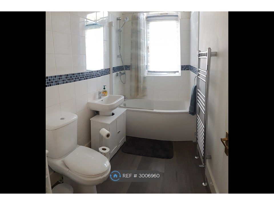 Property photo 3 of 8 Bathroom