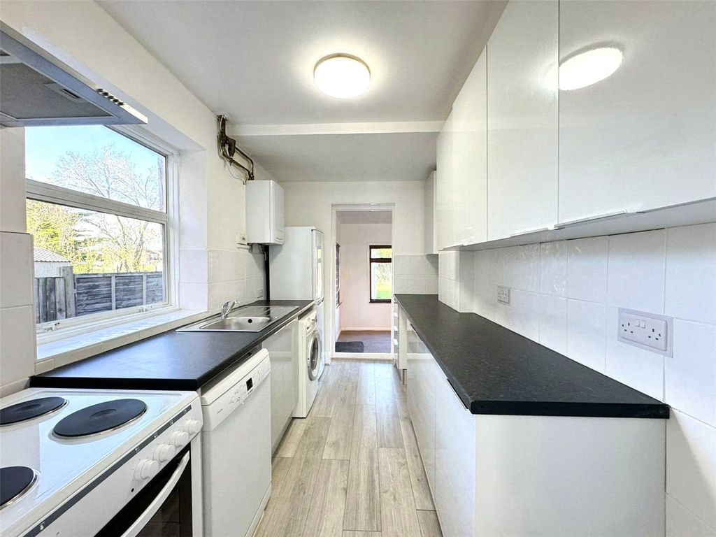 Property photo 2 of 10 Picture No. 11