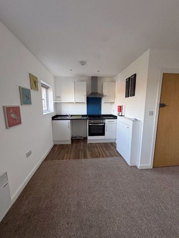 Property photo 1 of 7 Photo 5