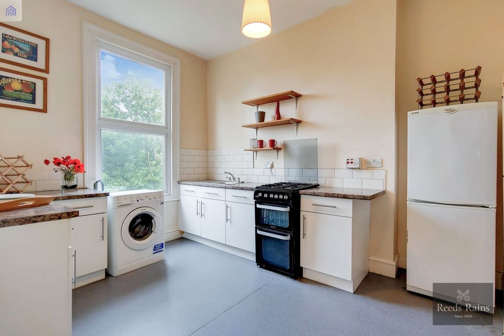 Property photo 3 of 16 Kitchen/Breakfast Ro