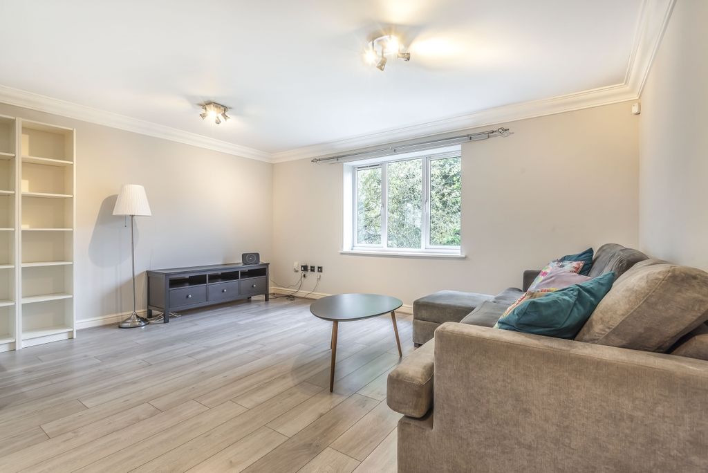 Property photo 1 of 6 Reception