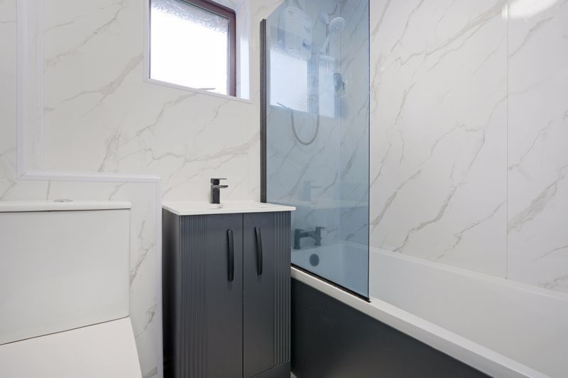 Property photo 2 of 22 Bathroom