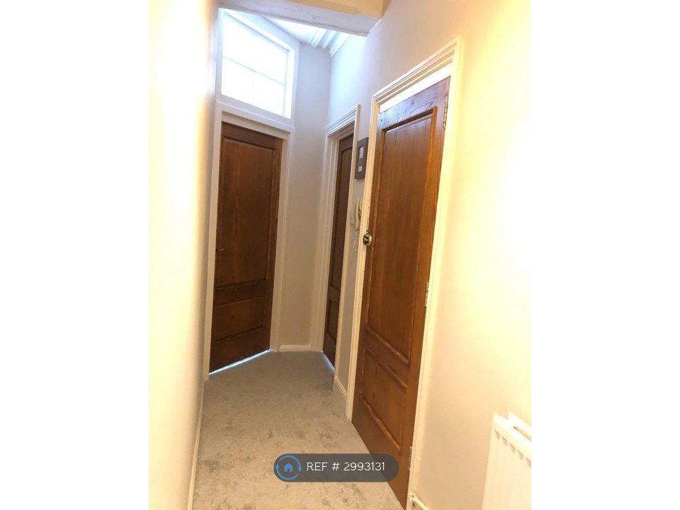 Property photo 3 of 6 Hallway