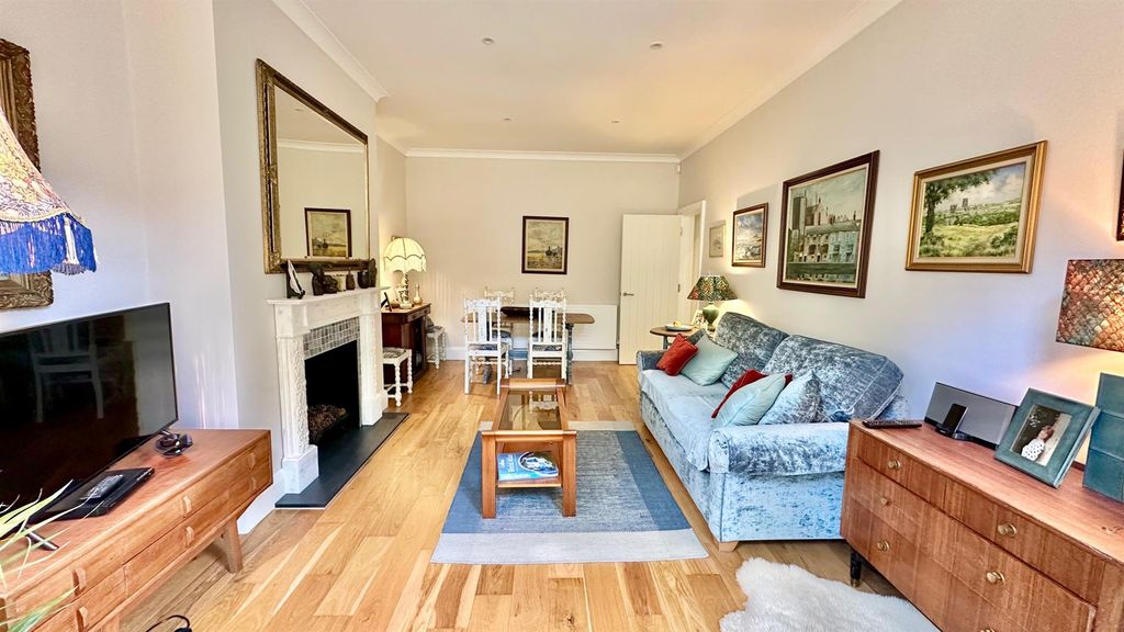 Property photo 3 of 46