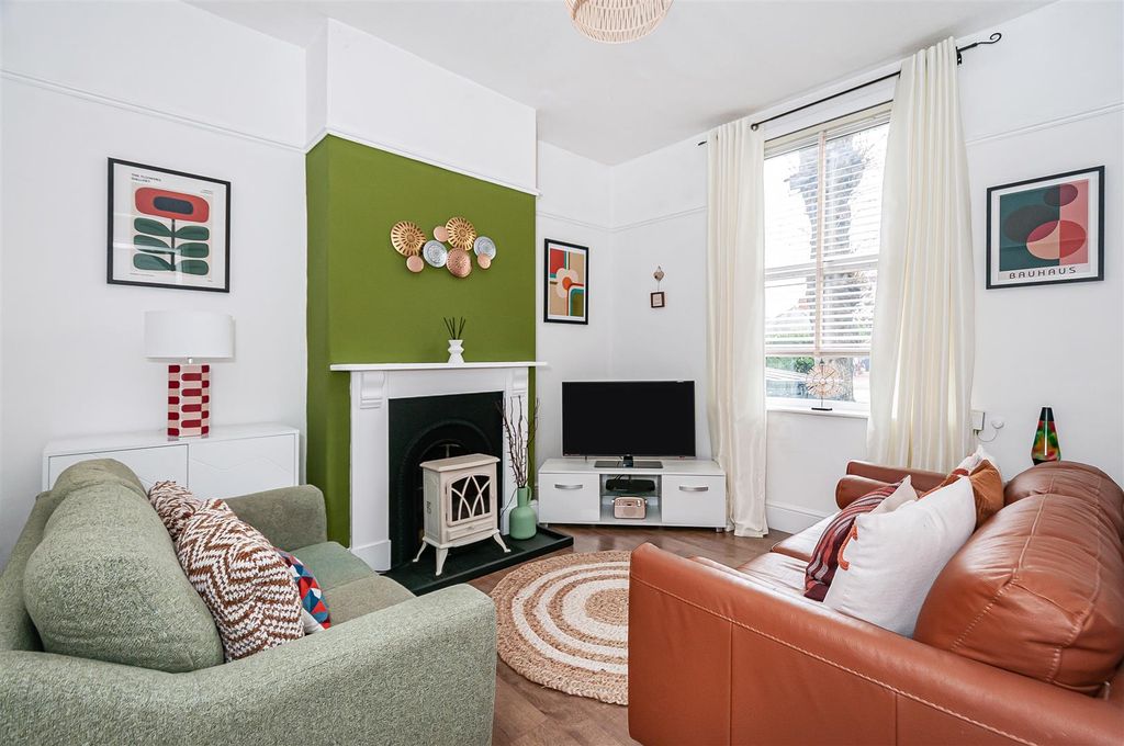 Property photo 2 of 18 4 Edgar Terrace5.Jpg