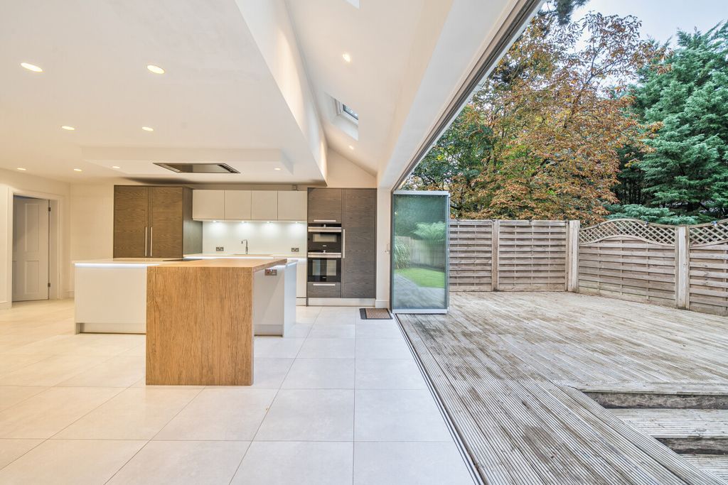 Property photo 3 of 25 1536676-17-6Ad8A5...