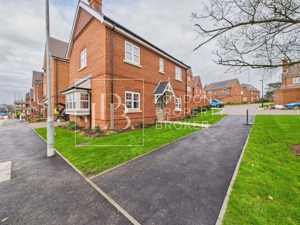 Property photo 3 of 35