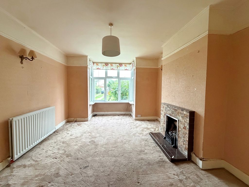 Property photo 2 of 11 8