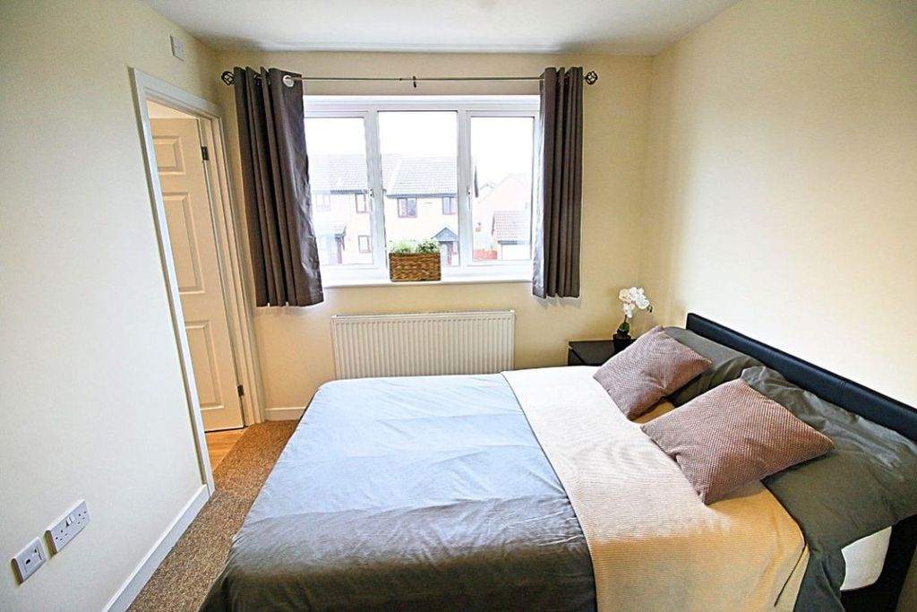 Property photo 3 of 11