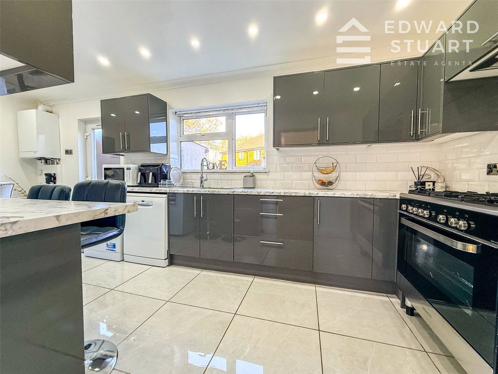 Property photo 3 of 10 Picture No. 08