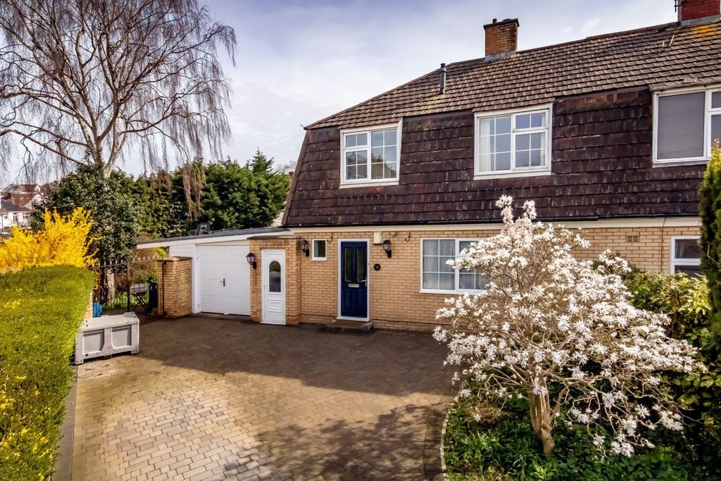 Property photo 3 of 14 External