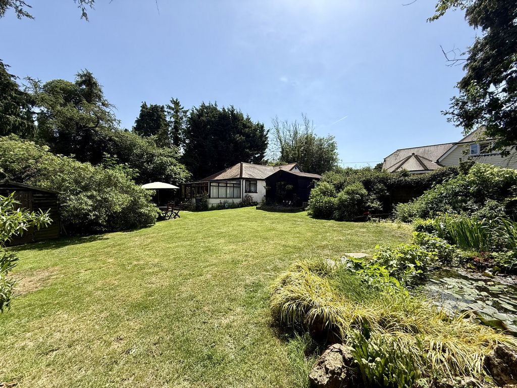 Property photo 2 of 27