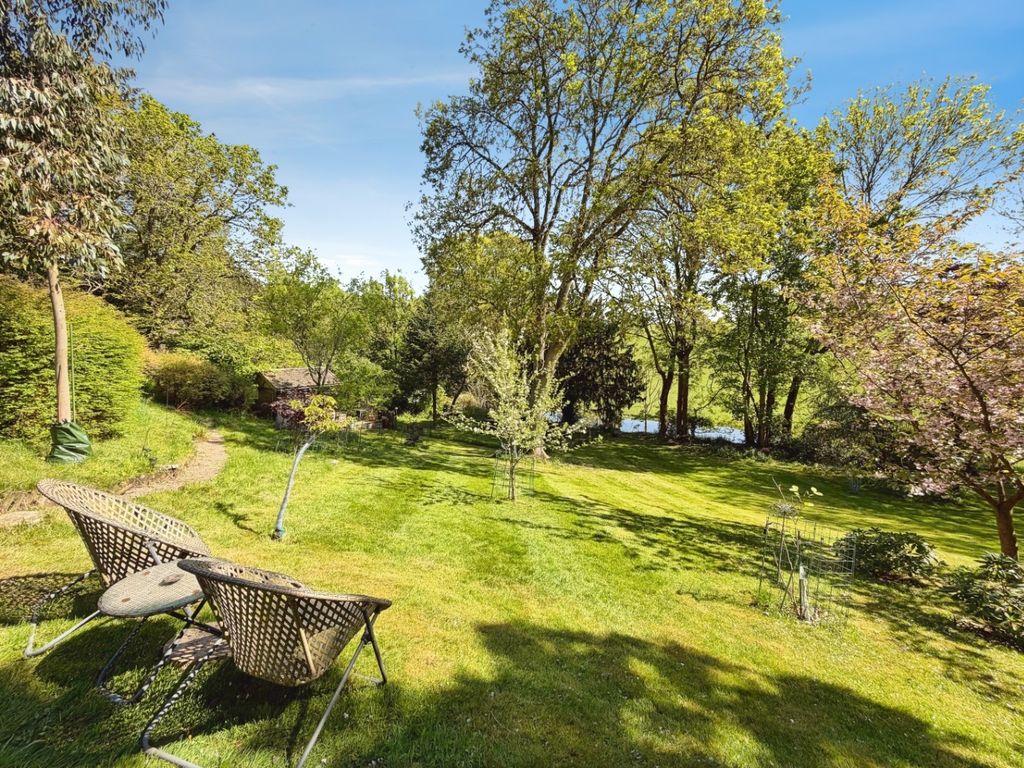 Property photo 2 of 32 4869733