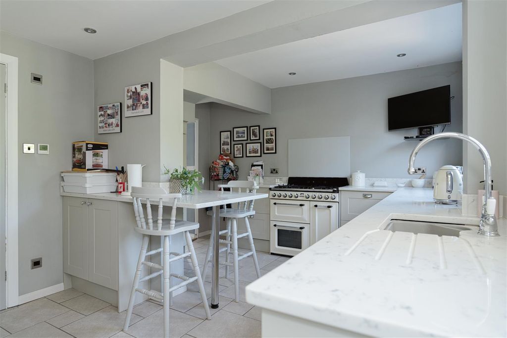 Property photo 2 of 17 8.Jpg