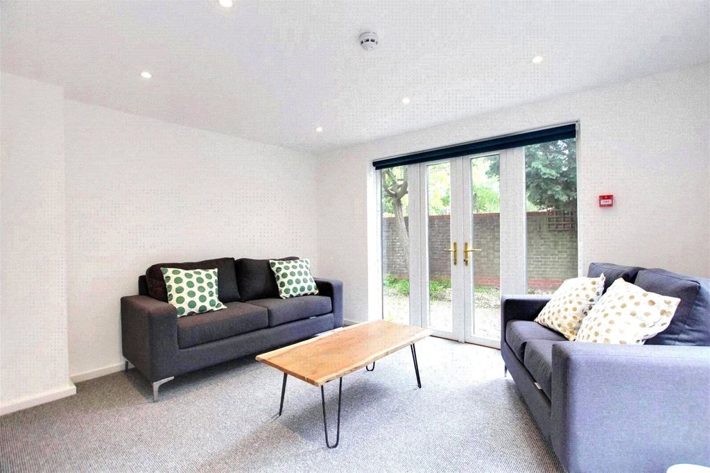 Property photo 3 of 13 Communal Lounge