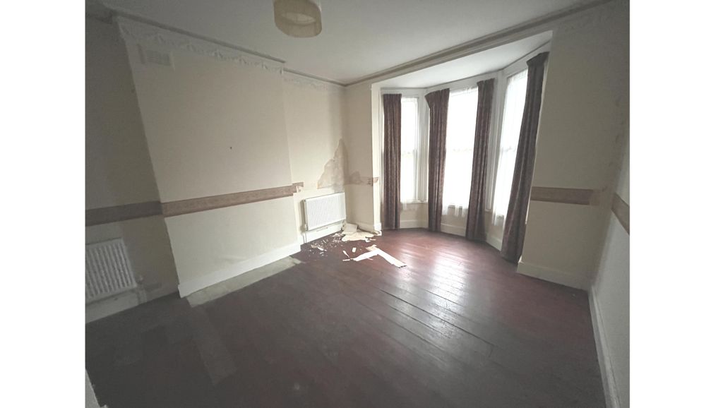 Property photo 3 of 12 Img_2737.Jpg