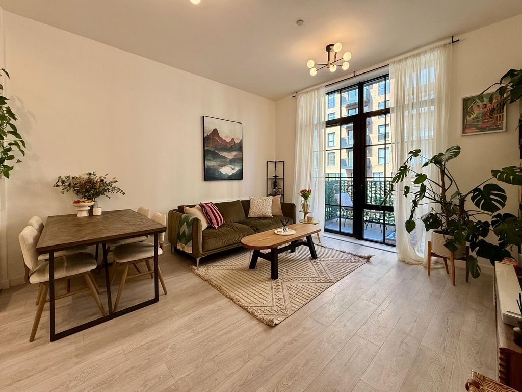 Property photo 2 of 14 Gallery